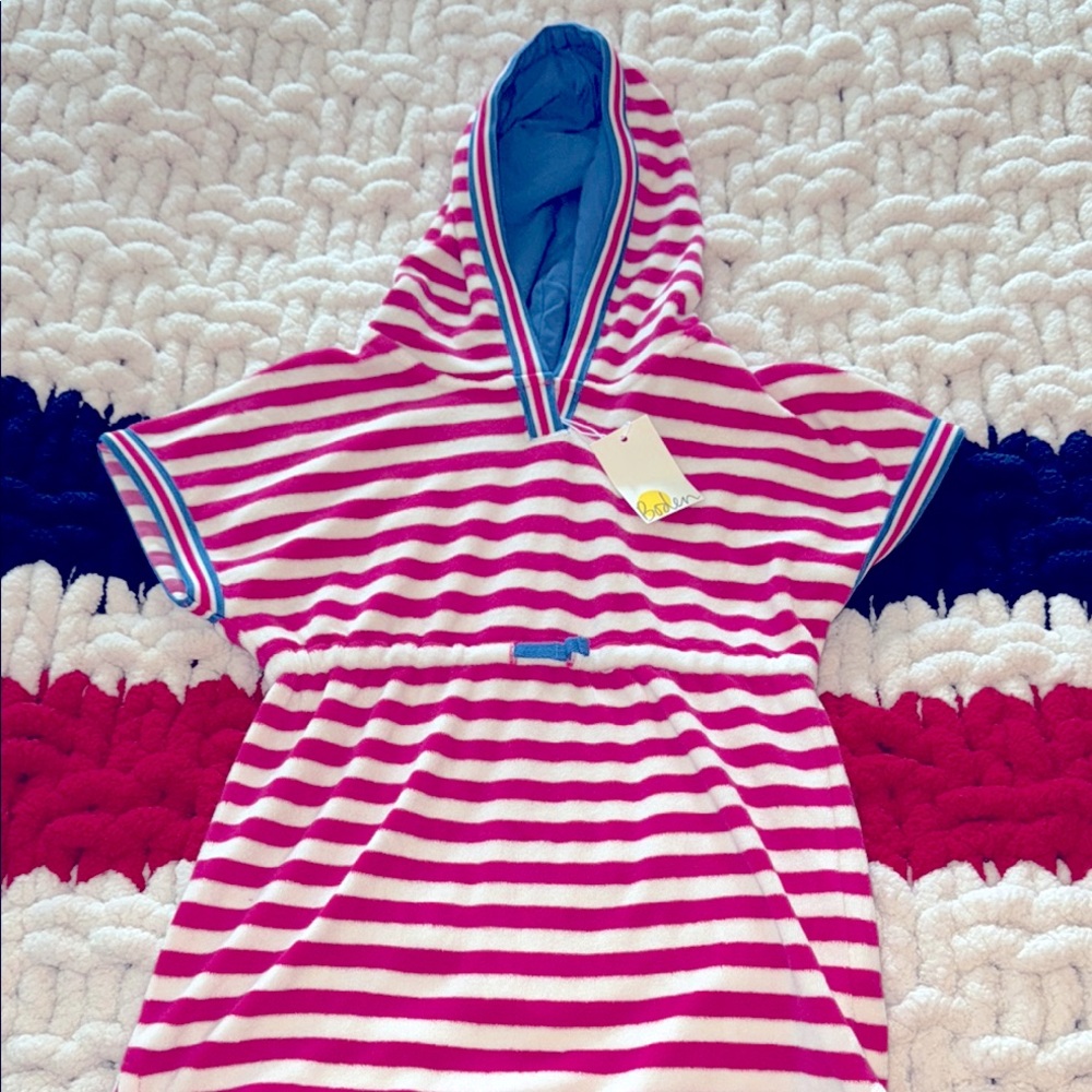 NWT 😌mini boden terry cloth cover up girls size 3-4. Brand new